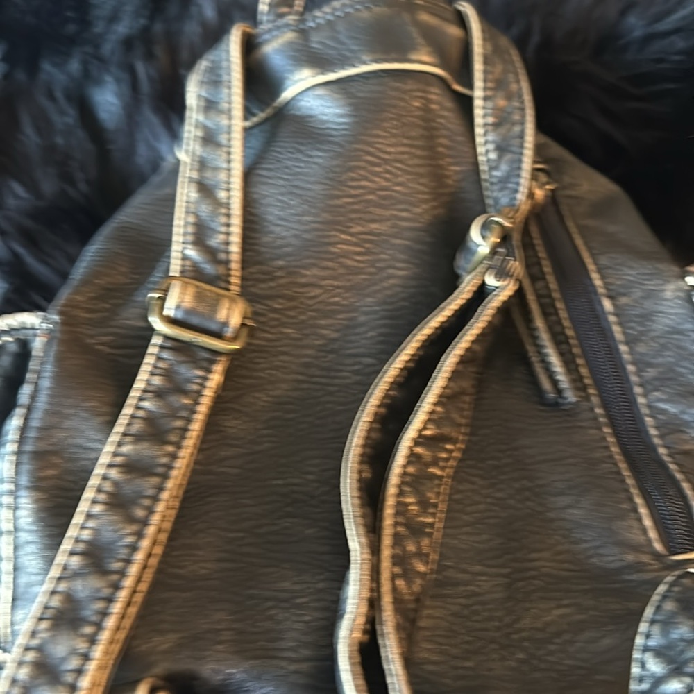 MontanaWest Backpack purse. Brown & Gold Color. - Picture 5 of 8